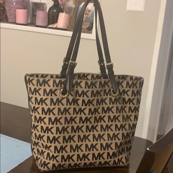 Michael Kors Handbags - Michael Kors Monogram tote